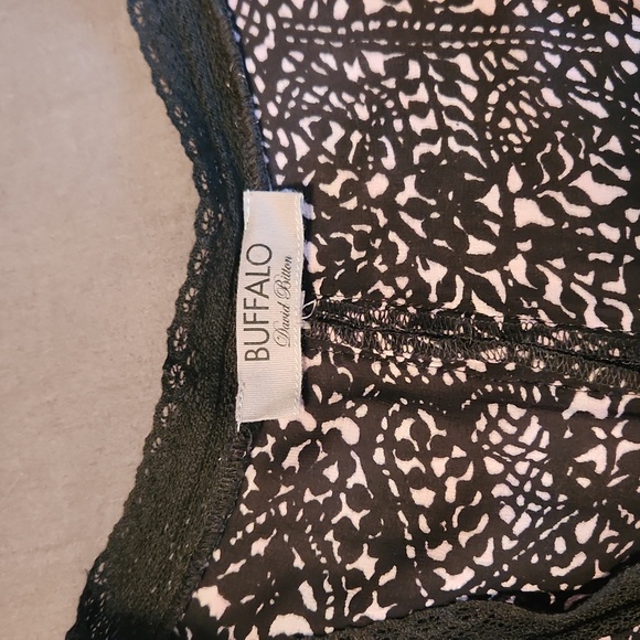 Buffalo Chiffon Top, size Large - Picture 4 of 8